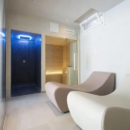 Spacious With Bubble Bath *