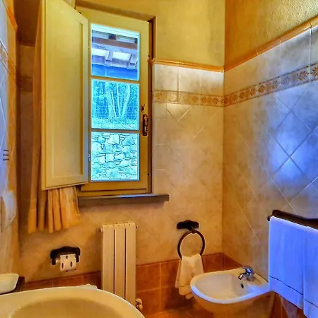Spacious With Bubble Bath Apartament Monteverdi Marittimo